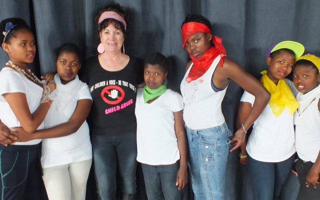 Gansbaai Vroue wys staal 3